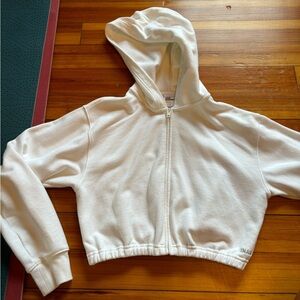Aritzia zip up